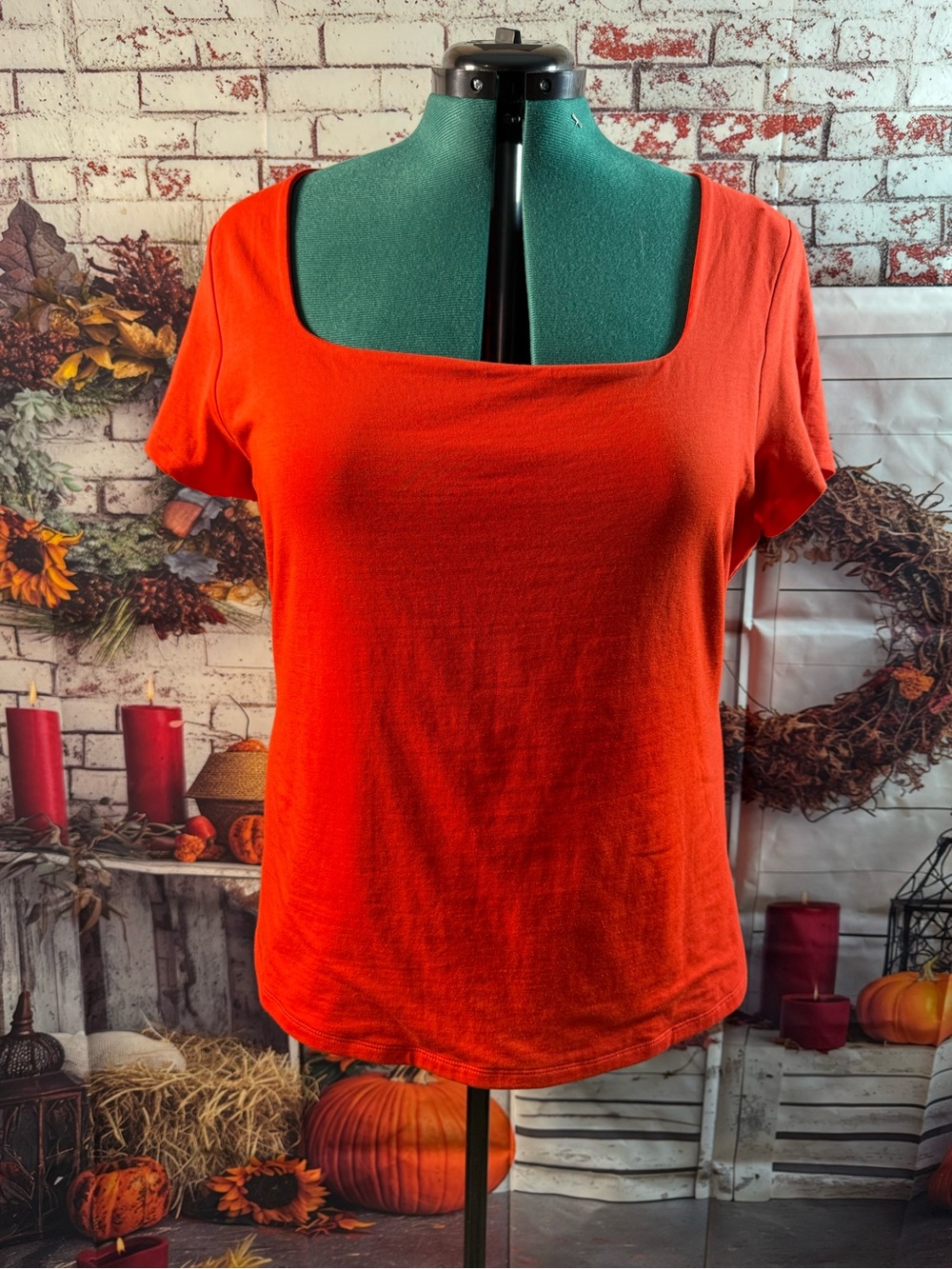 191-Women's Square Neck Short Sleeve Tee in Vivid Orange